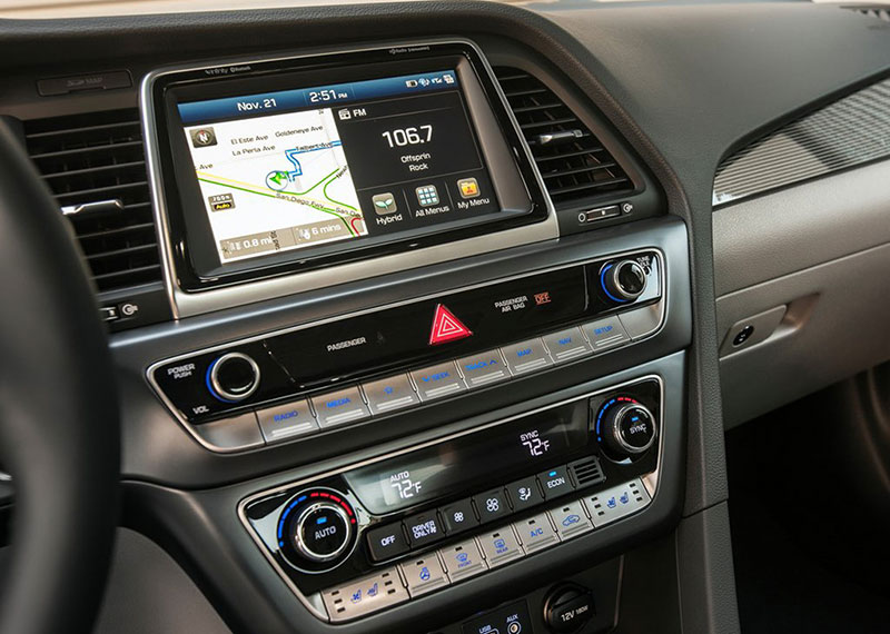 Hyundai Sonata Hybrid 2018 - sedan bình dân nhiều tính năng hiện đại